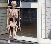 Skeleton outside door  TZ70 P1030079.JPG