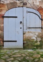 St Germain de Confolens Blue door Detail_resize_78.jpg