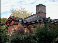 Derelict gatehouse Clyst St Mary G2 P1210223.jpg