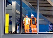 Costruction workers at Reading station TZ40 1000335.jpg