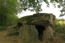 dolmen Berneuil (2).jpg