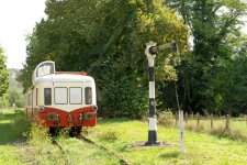 Cajarc Red & White Train And Water Bowser Close.jpg