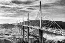 Viaduc de Millau FB.jpg