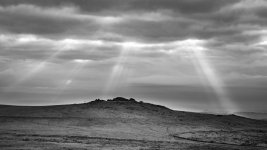 003 God Beams over Kings Tor 01 V3 B&W-1001973 PS Adj upload.JPG